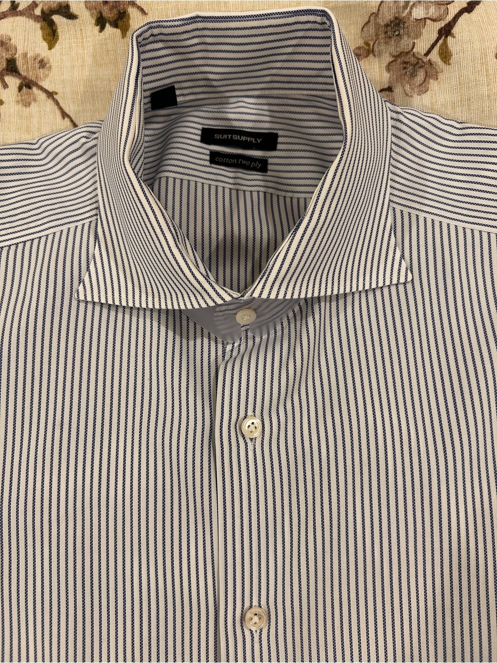 Suitsupply by Thomas Mason Navy and White Pinstripe Dress Shirt in EUC, 17L